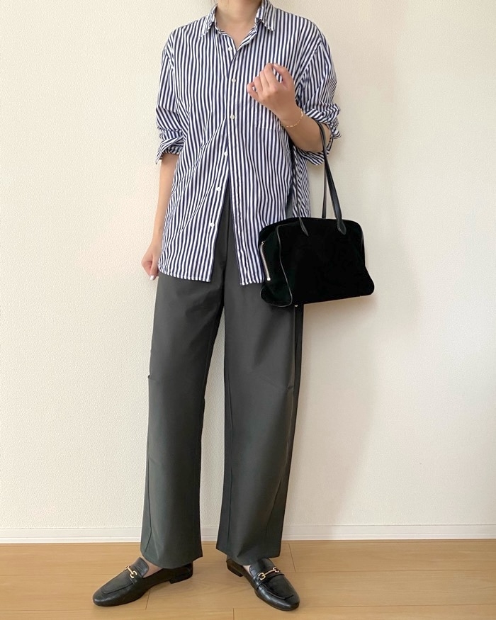 ユニクロの「ジャージーカーブパンツ」