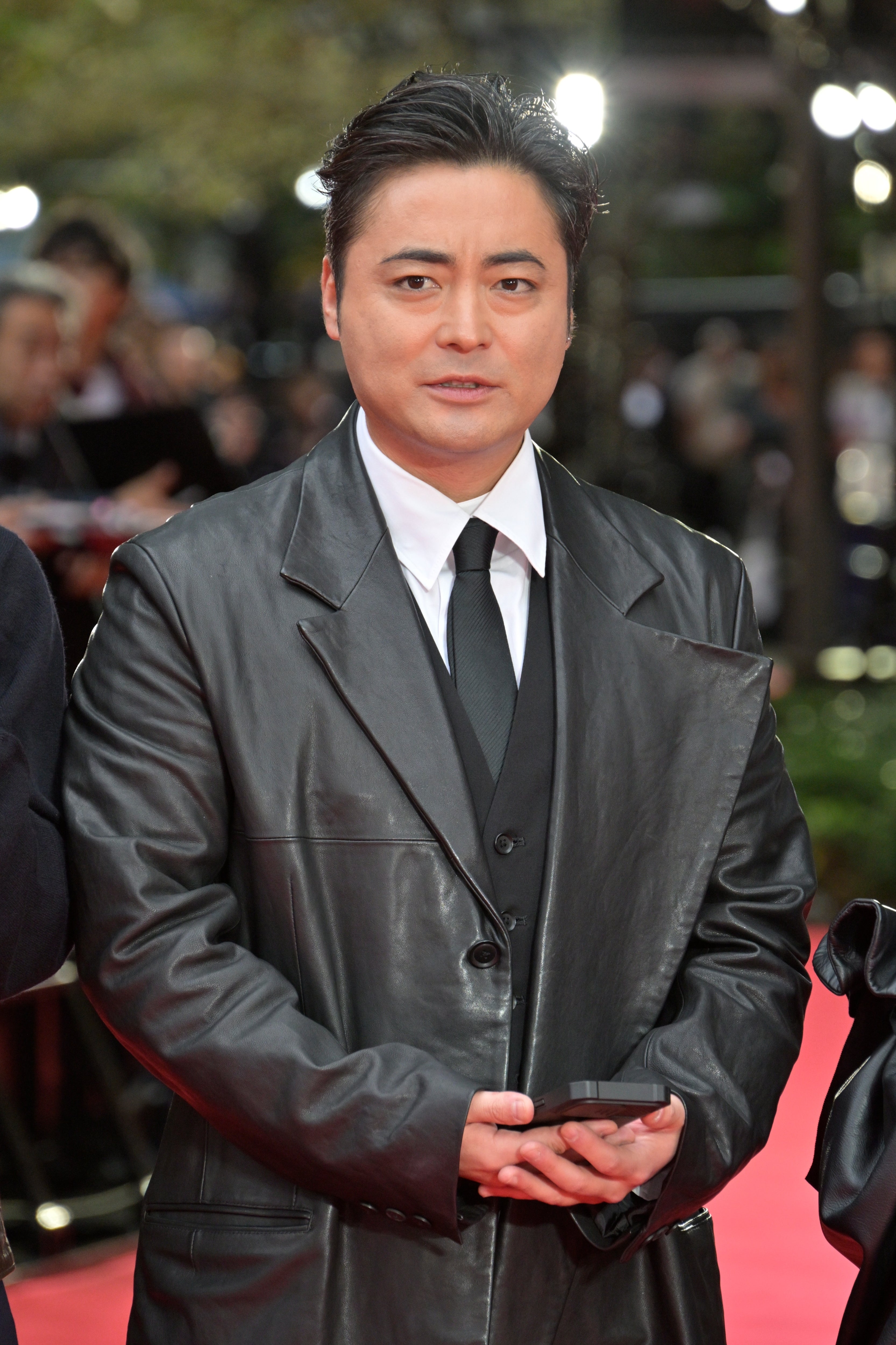 A.P.GニュースとニューズレターS.U.Nのセット　山田孝男 ちょ、近いって」山田孝之、先輩俳優との接近ショットにSNSざわつく