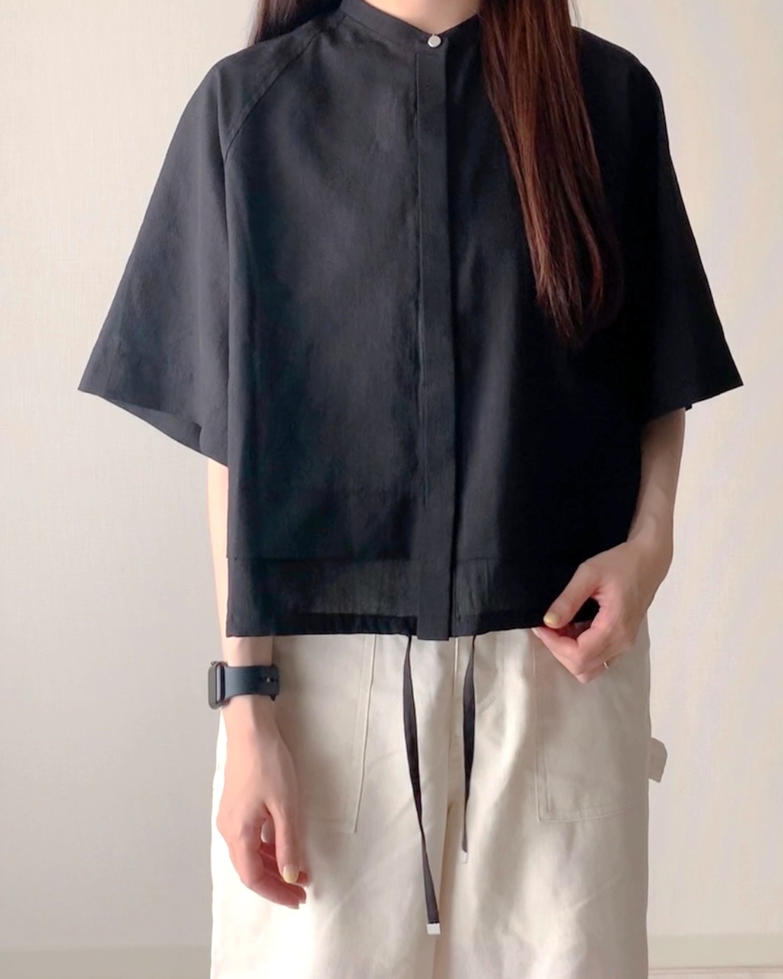 しまむら】1639円の「涼しげトップス」サラッと着るだけでサマになる