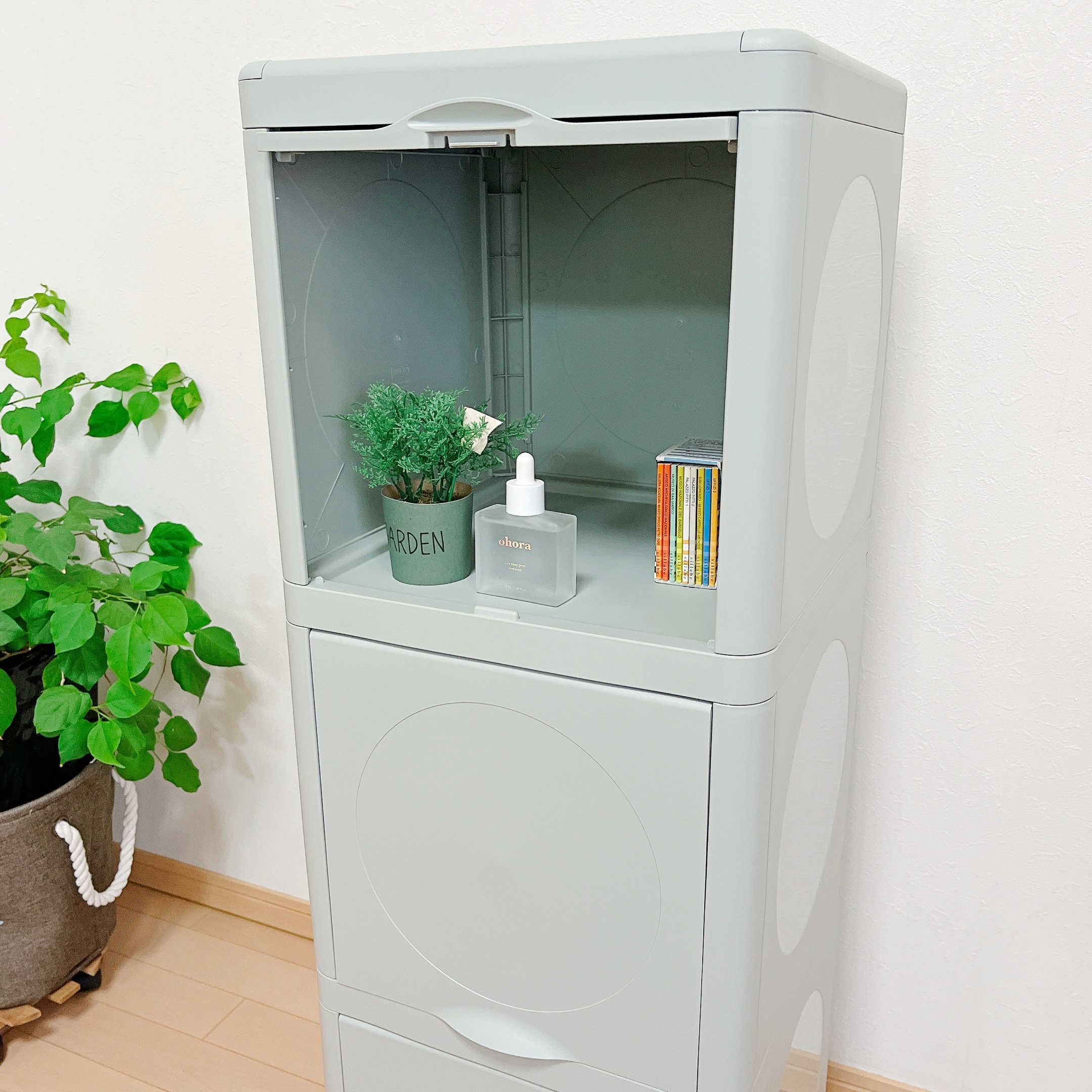 IKEA ミラー扉付き 薄型キャビネット 収納 ロッカー 姿見 レア 希少 イケアの「ロッカーみたいな収納ケース」がオシャレで優秀〜！大容量で