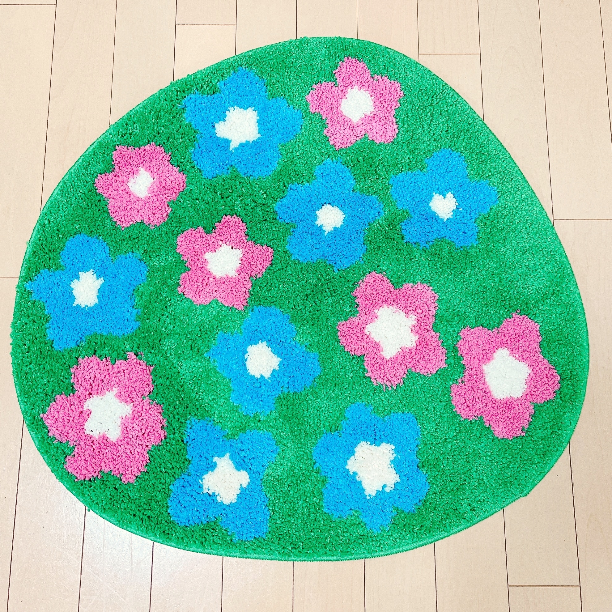イケアの「お花畑マット」買ったら、洗面所がメルヘンになった…！全