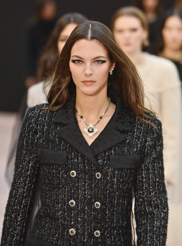 Vittoria Ceretti Suffers Wardrobe Malfunction At Bezos Wedding Vittoria Ceretti Suffers Wardrobe Malfunction At Bezos Wedding