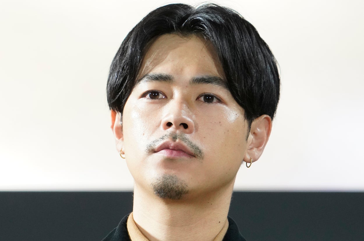 成田凌さん(時事通信フォト)