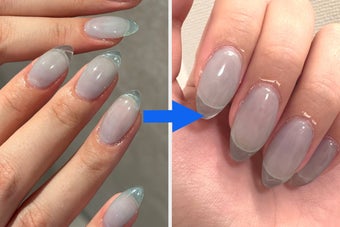 透明な先端のネイルが施された手のクローズアップショット。洗練されたデザインとシンプルな美しさが特徴です。