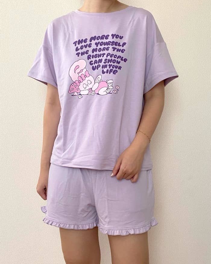 GUの「ラウンジセット(半袖&ショートパンツ)エスターバニー」