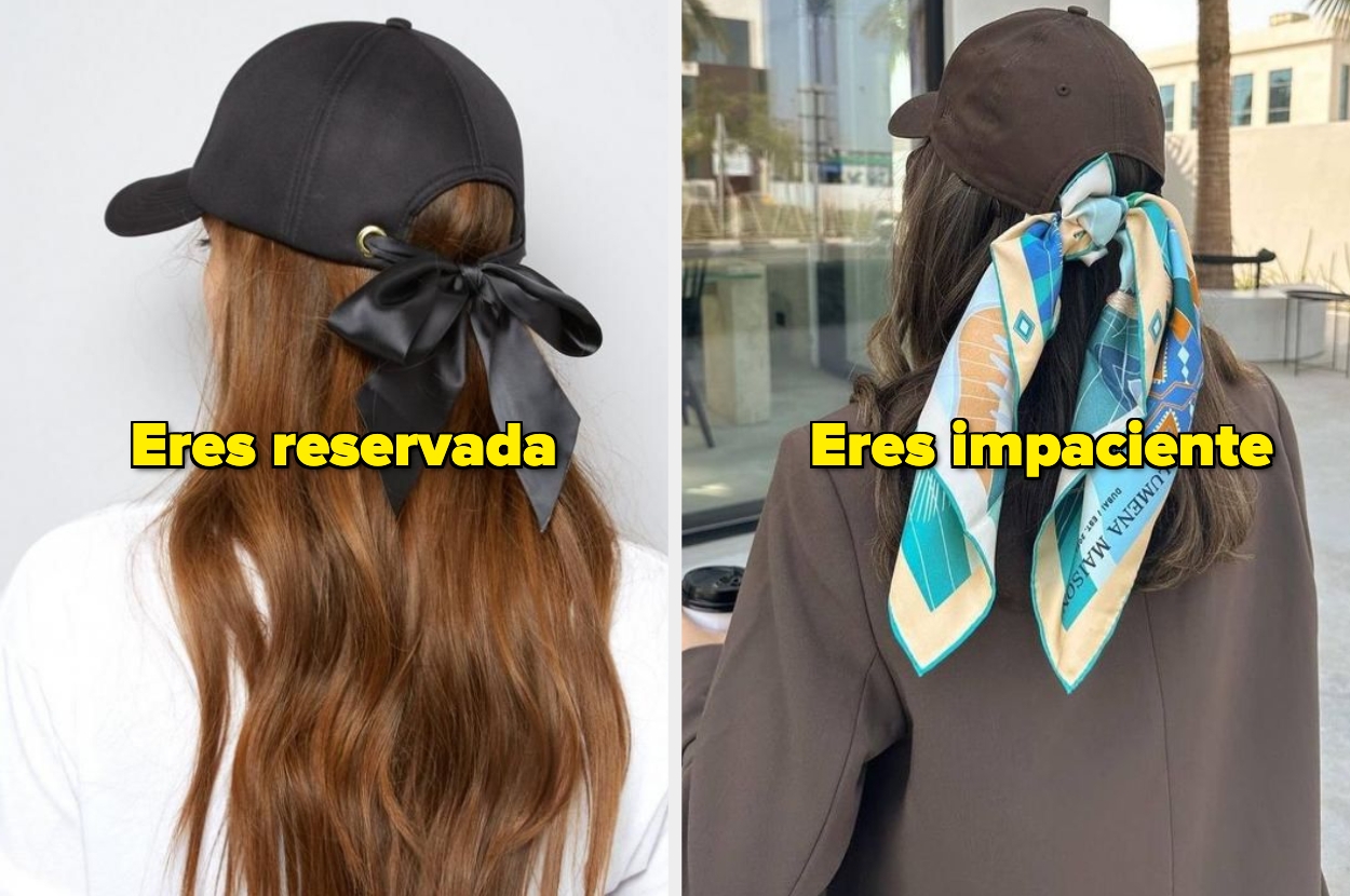 Dos mujeres de espaldas usando gorras. Una tiene un lazo negro en el cabello con texto: "Eres reservada". Otra lleva un pañuelo colorido con texto: "Eres impaciente"