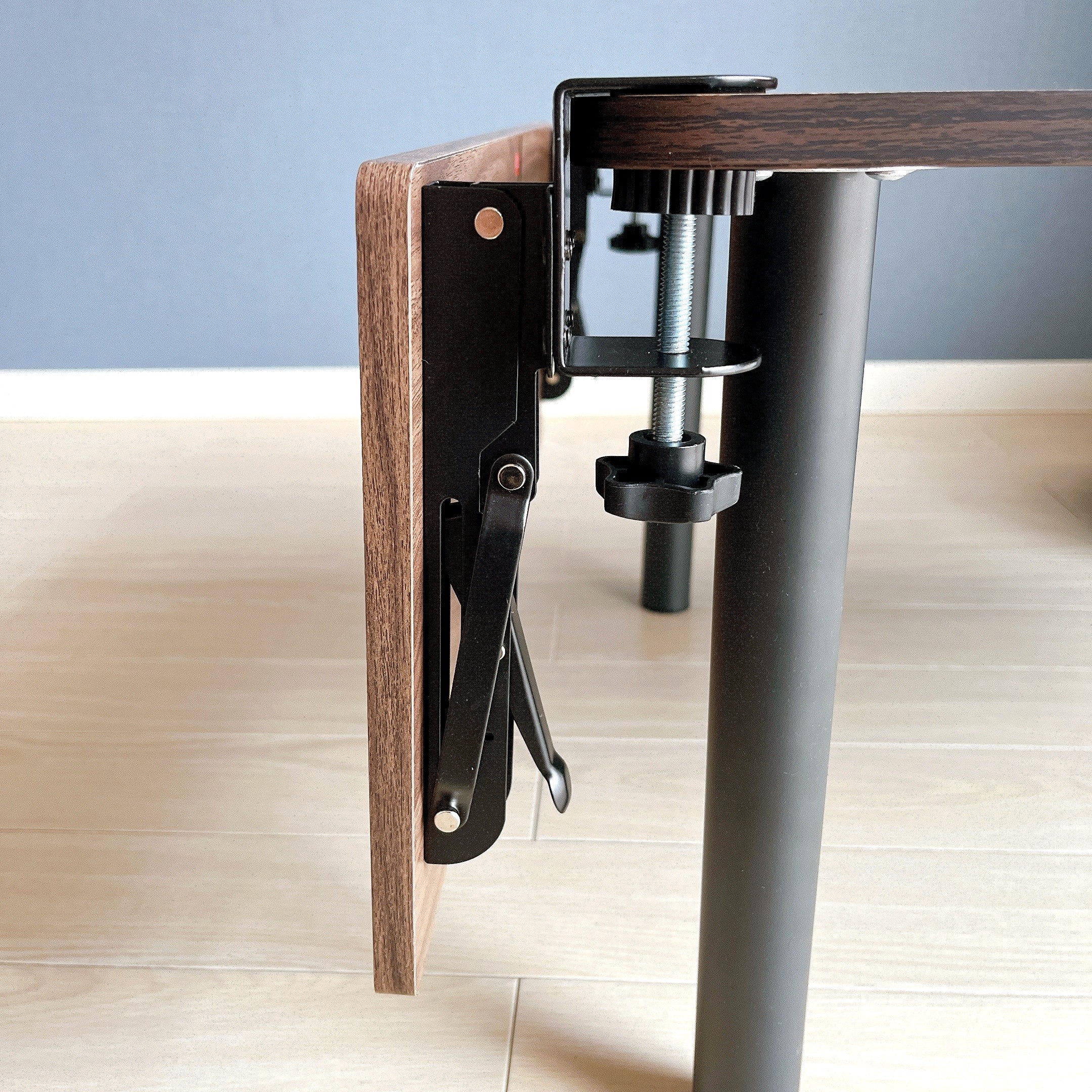 ニトリ】え、机買い直さなくていいじゃん。デスクを拡張できるアイテム