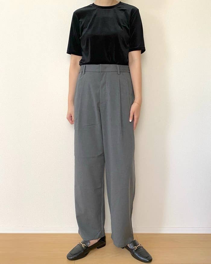 GUの「キャロットスラックス(丈標準69.5~73.5cm)」