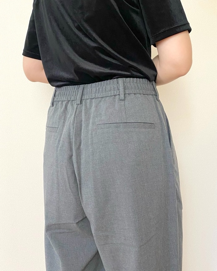 GUの「キャロットスラックス(丈標準69.5~73.5cm)」