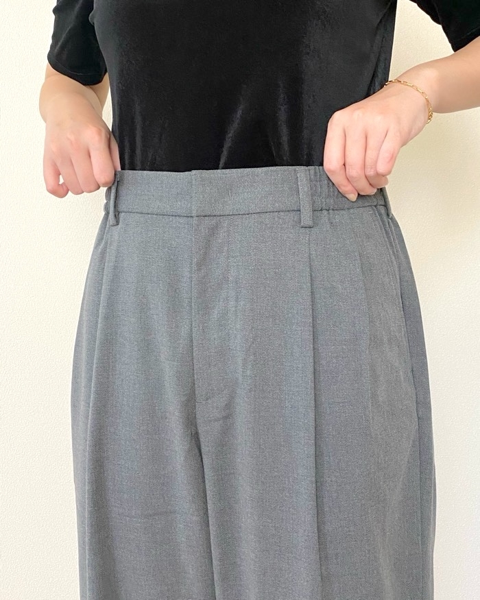 GUの「キャロットスラックス(丈標準69.5~73.5cm)」