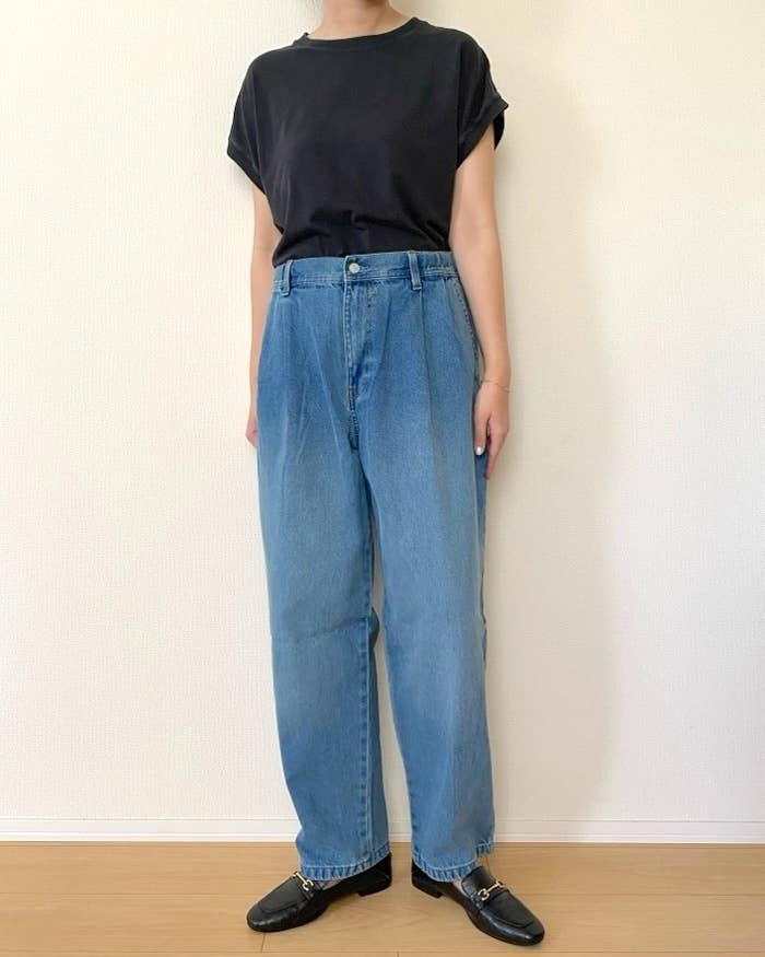 GUの「デニムキャロットパンツ(丈標準69.5~73.5cm)」