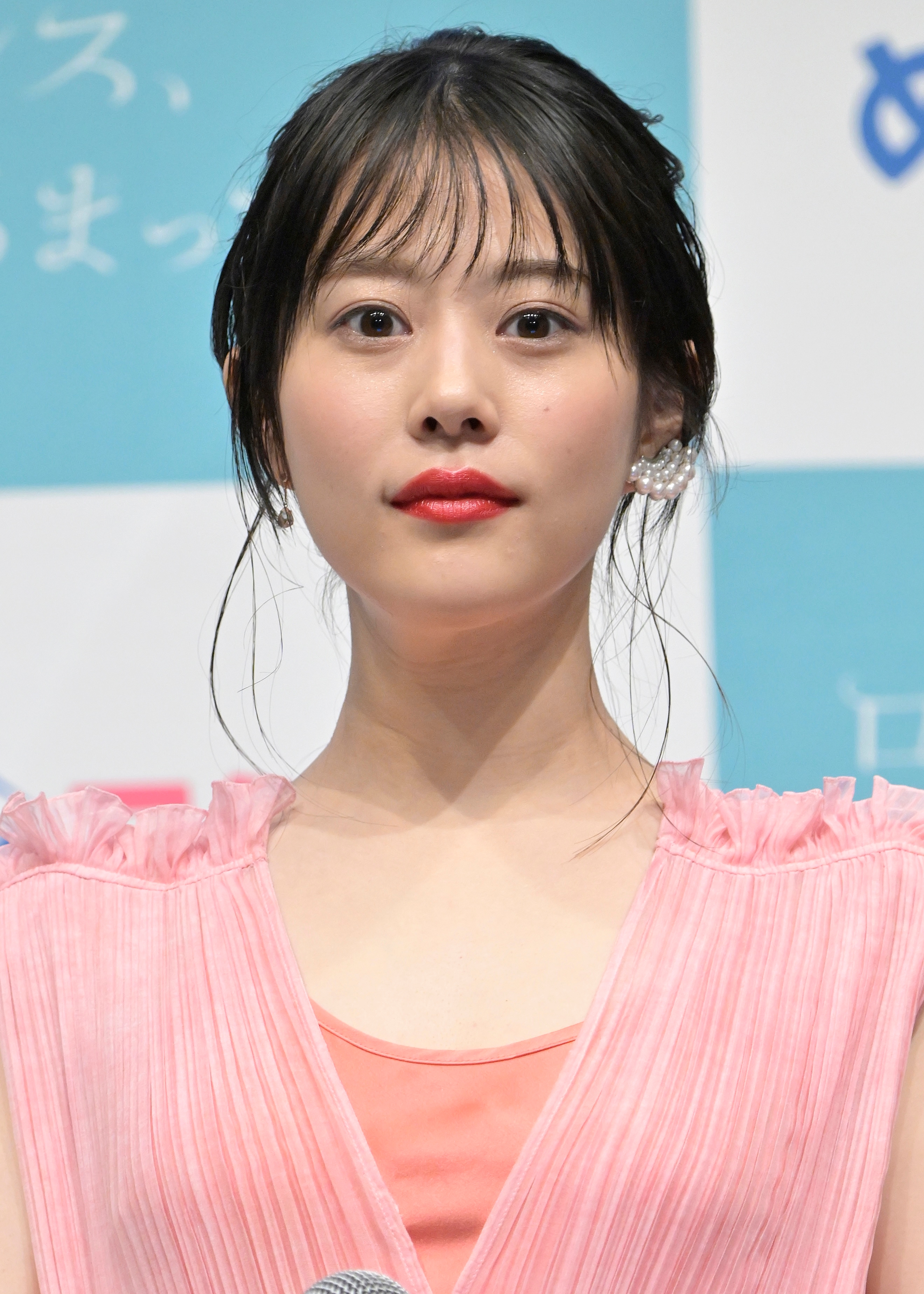 お夏　LOVELESS　コンフォータブルブロッキングコート　高畑充希さん lIfgMG4KT.jpg?crop=2639:1759;0