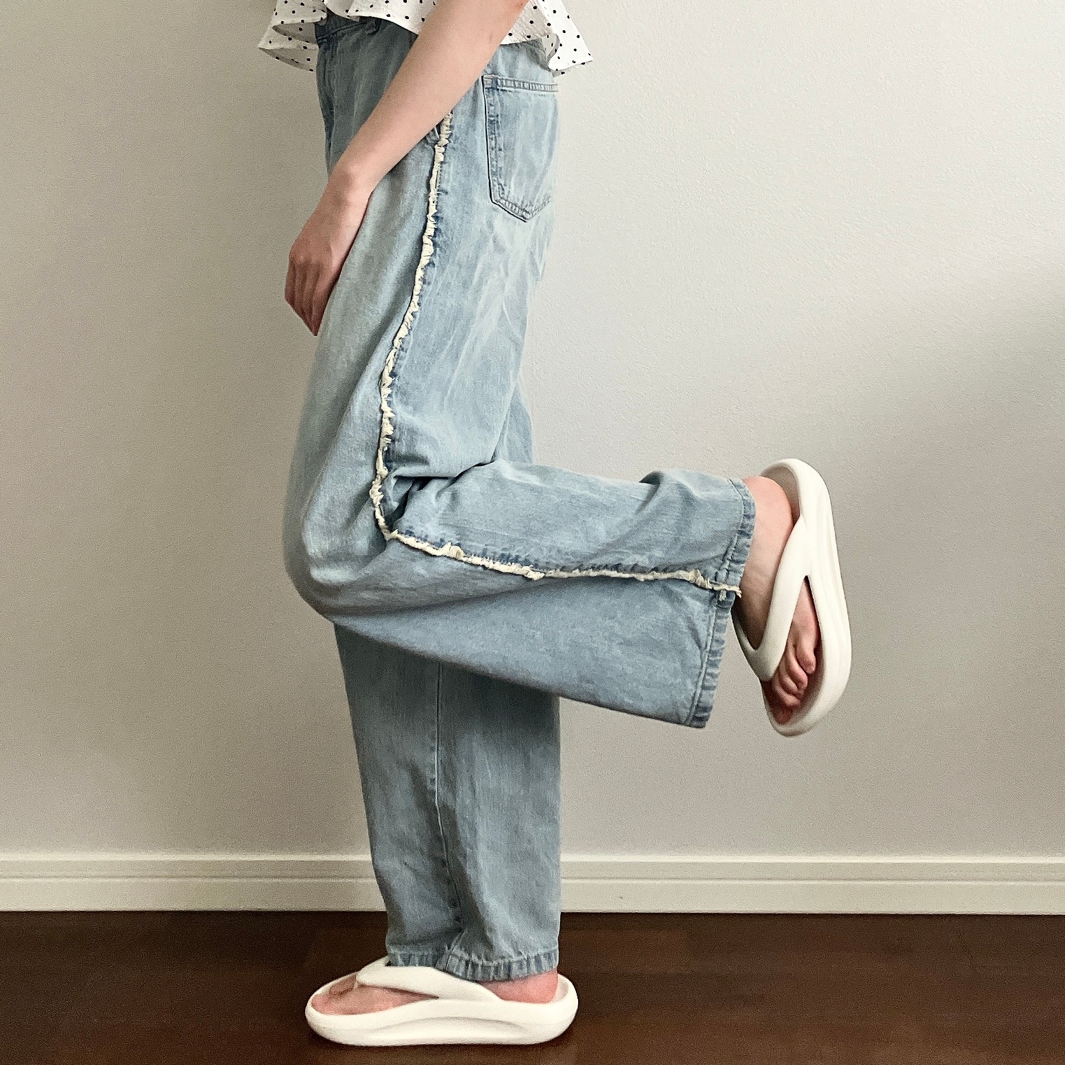 Honeys(ハニーズ)の「脇フリンジデニムパンツ」