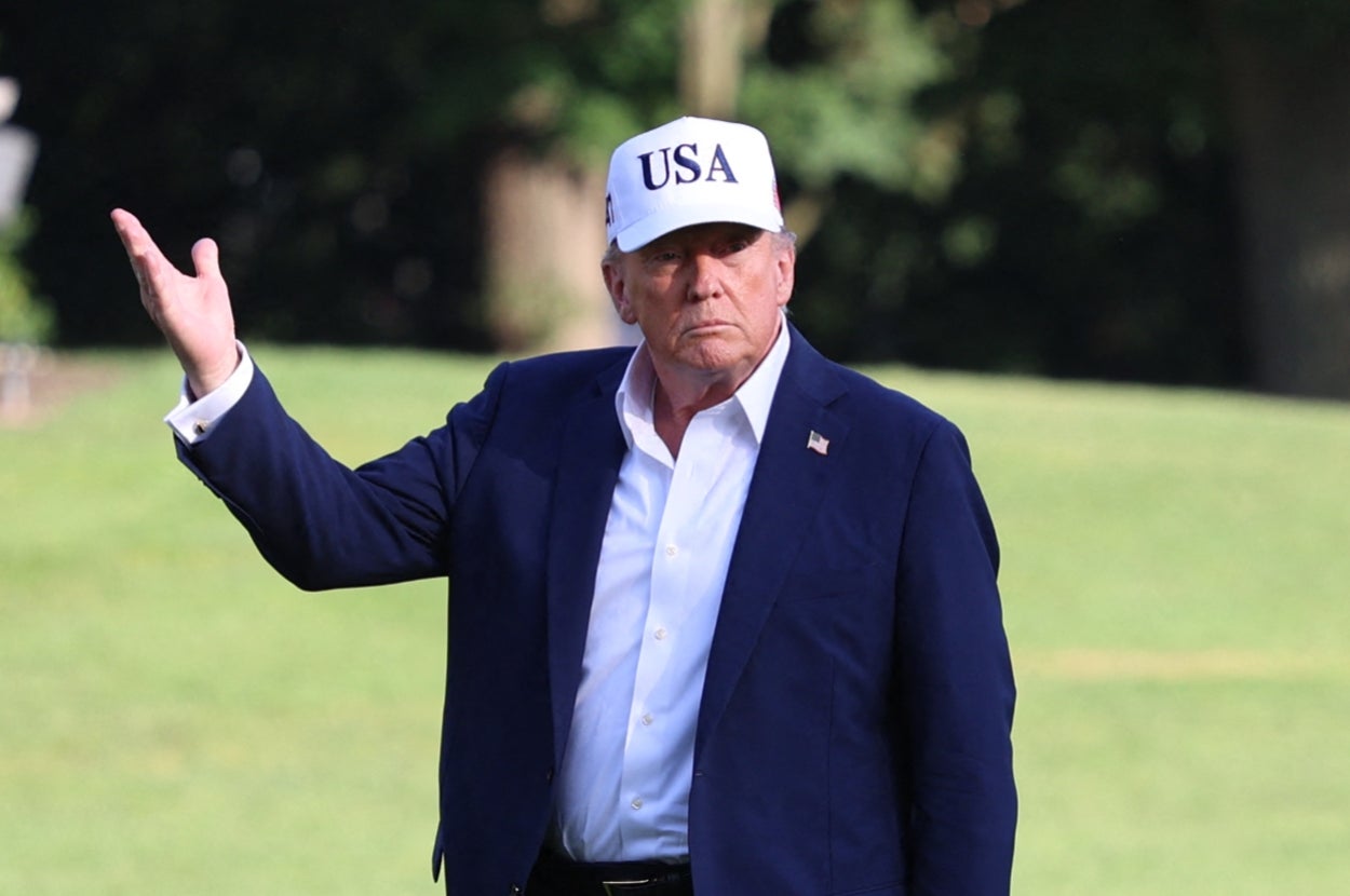 The White House Posted A Video Of The New American Flags They Put Up, And People Are Divided About The Way It Looks