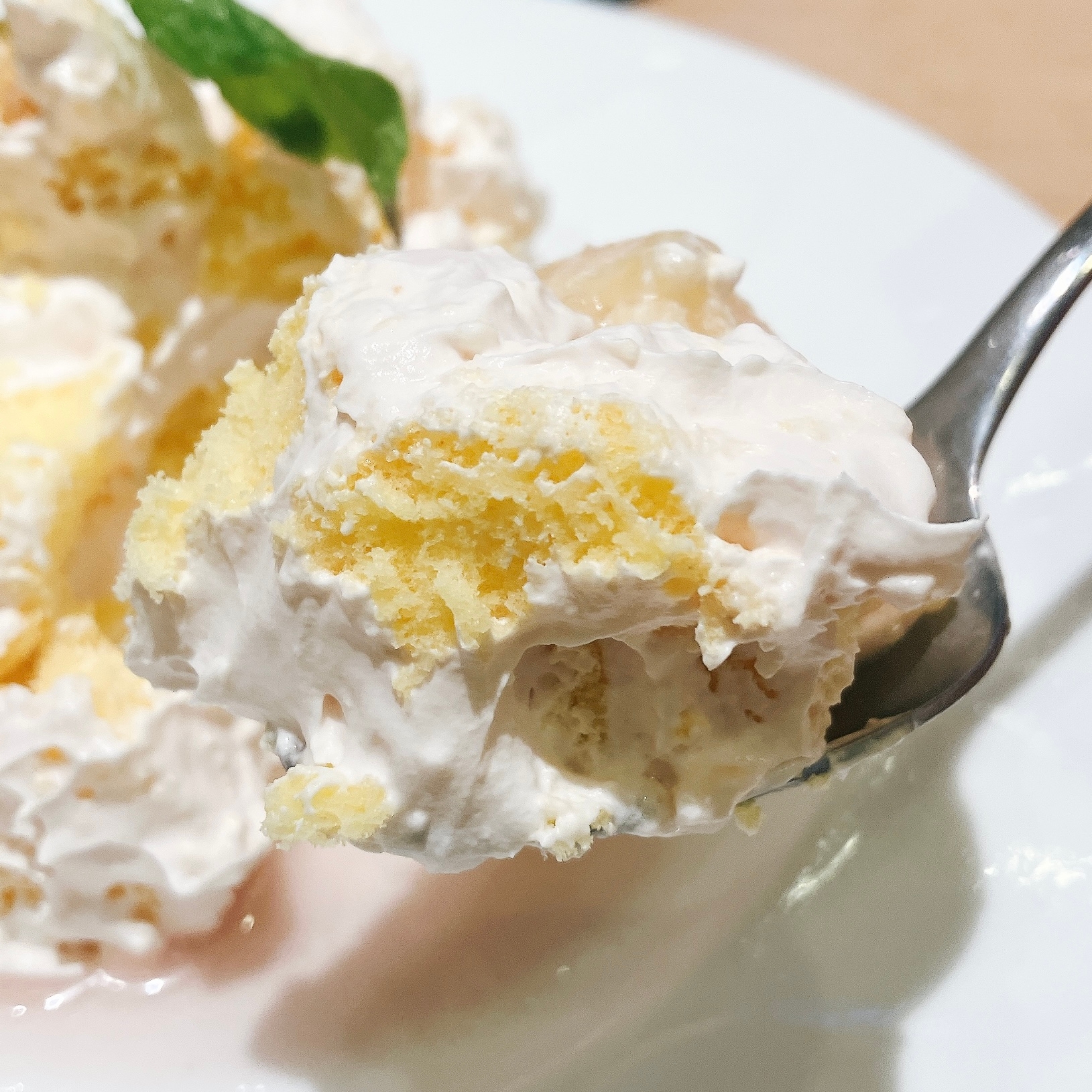 Denny's(デニーズ)の「桃のふんわりショートケーキ」