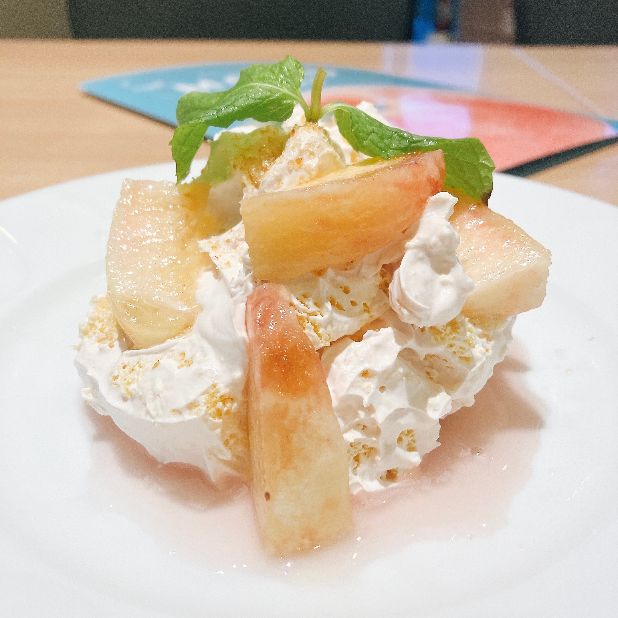 Denny's(デニーズ)の「桃のふんわりショートケーキ」