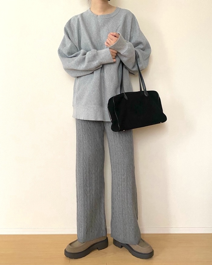 ユニクロの「ウォッシャブルニットケーブルパンツ」