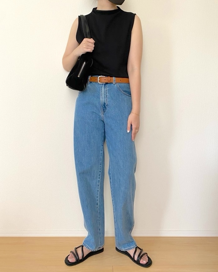 GUの「ボトルネックT(ノースリーブ)Q」