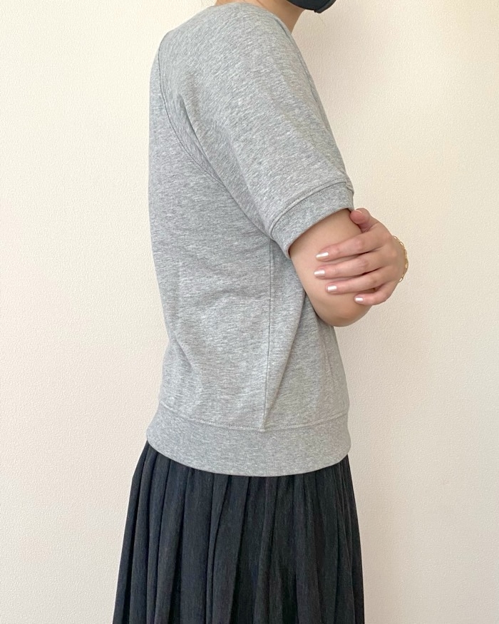 無印良品の「婦人 ライトスウェットクルーネック半袖Tシャツ」