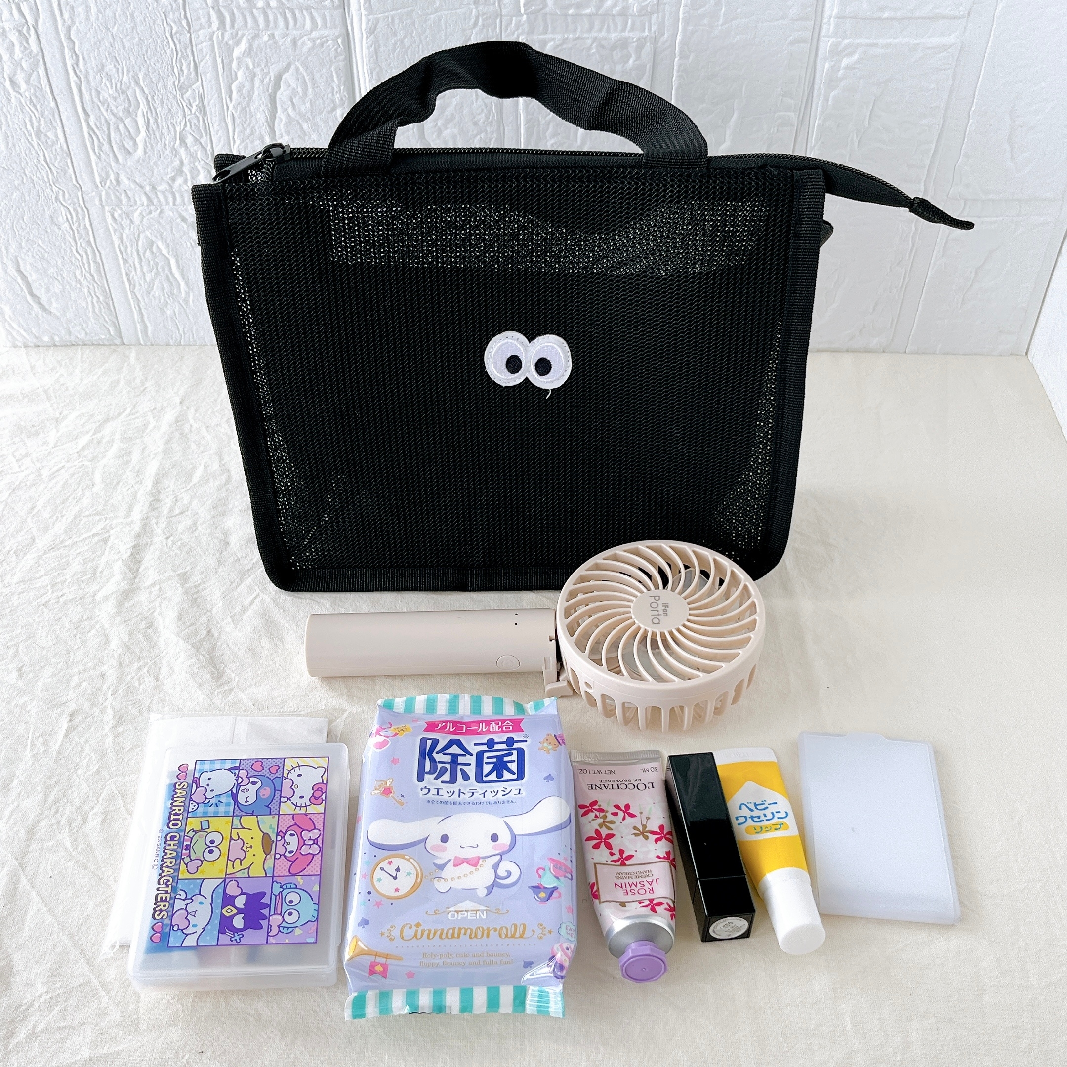 DAISO(ダイソー)の「ギョロ目立体トートバッグ」