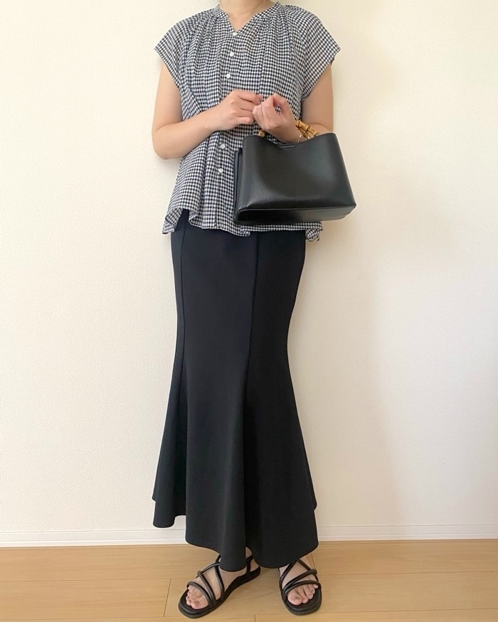 無印良品の「婦人 強撚ボイル フレンチスリーブブラウス」