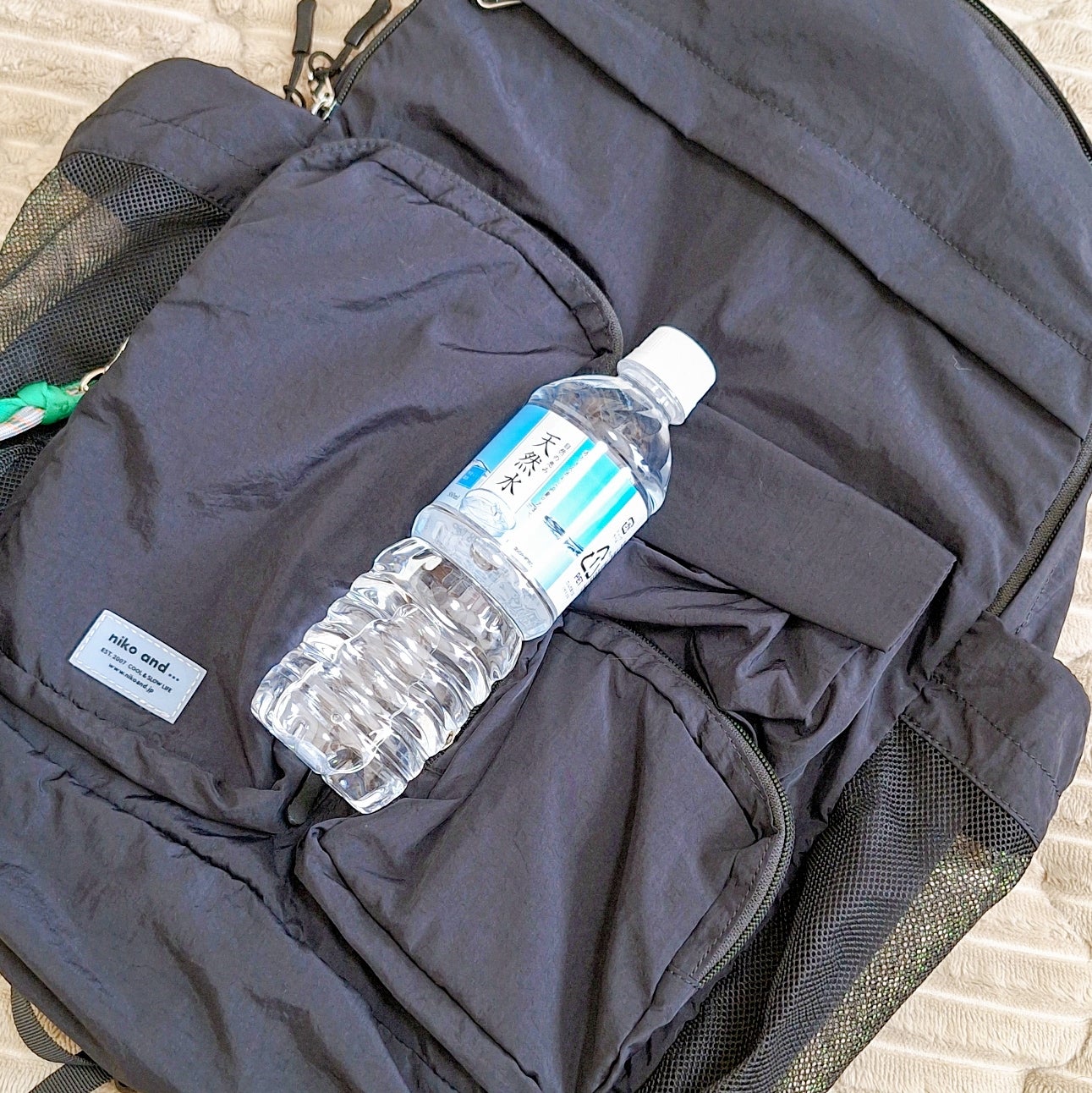 ニコアンドすごい。小さく折りたためる「衝撃リュック」が売ってるん 