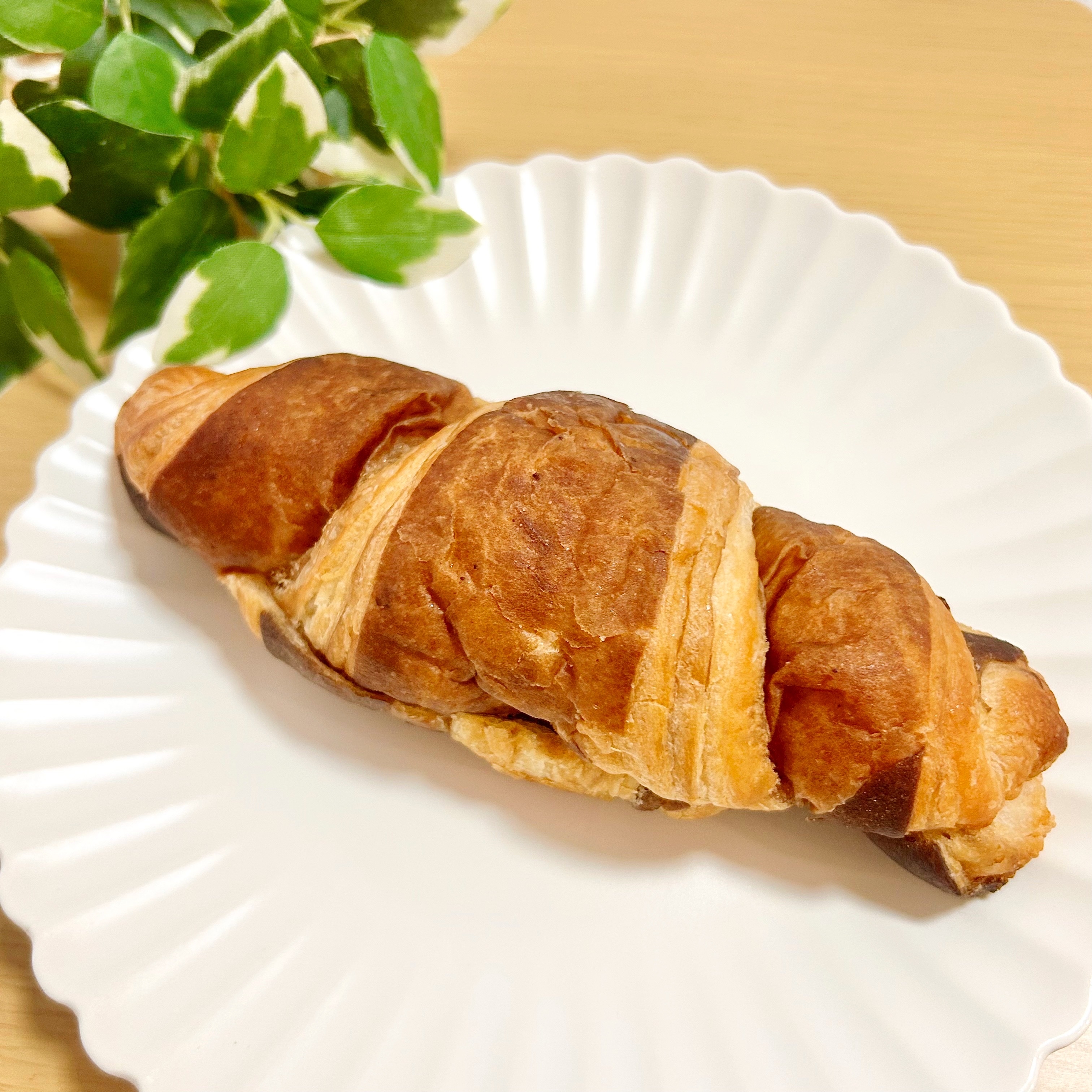 FamilyMart(ファミリーマート)の「塩バターパン(チョコクリーム)」