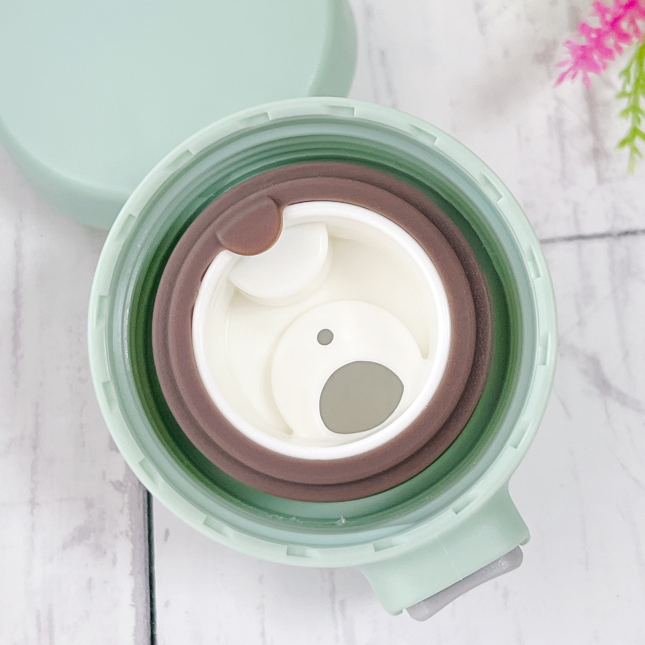 CAINZ(カインズ)の「八角形ワンタッチマグボトル 460ml グリーン」