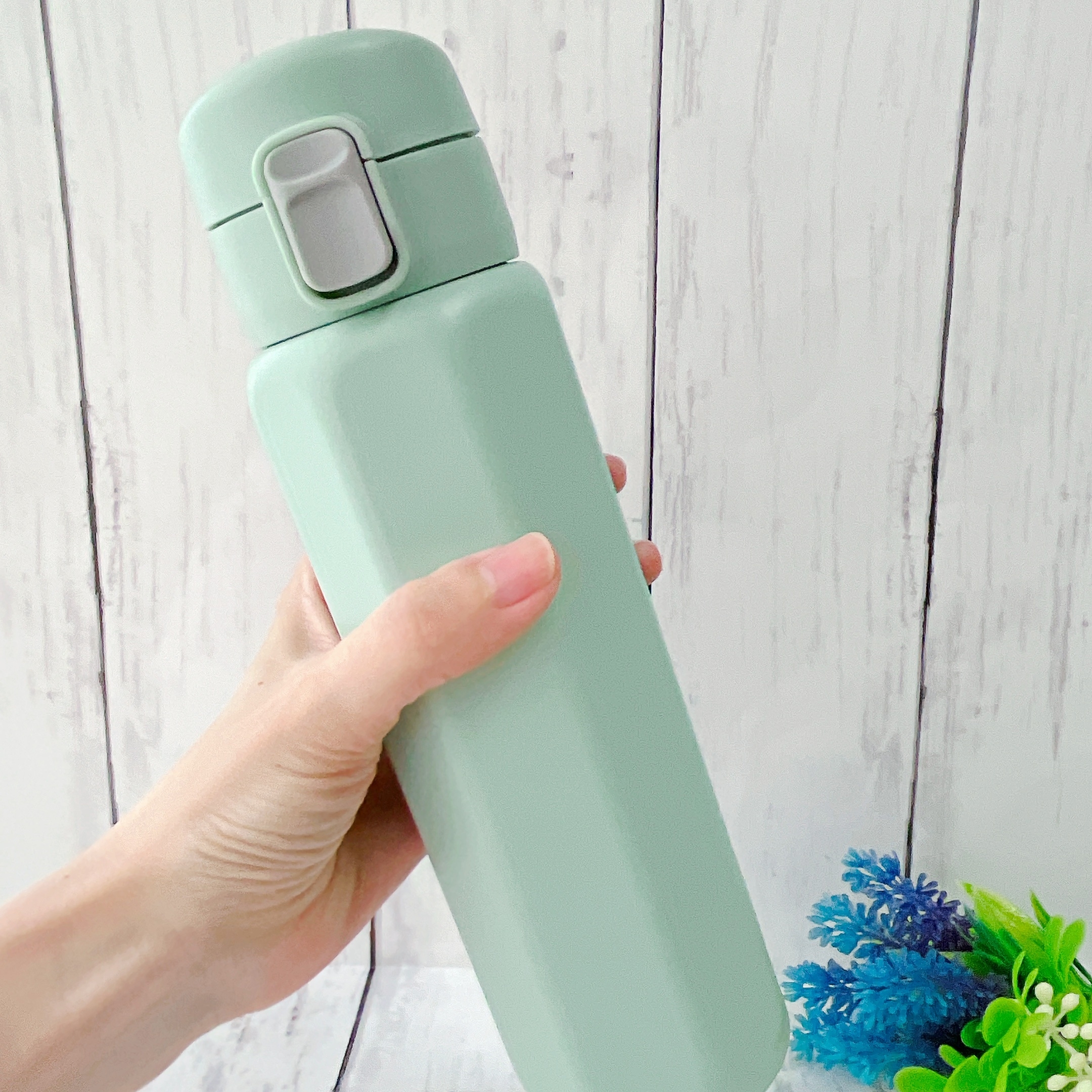 CAINZ(カインズ)の「八角形ワンタッチマグボトル 460ml グリーン」