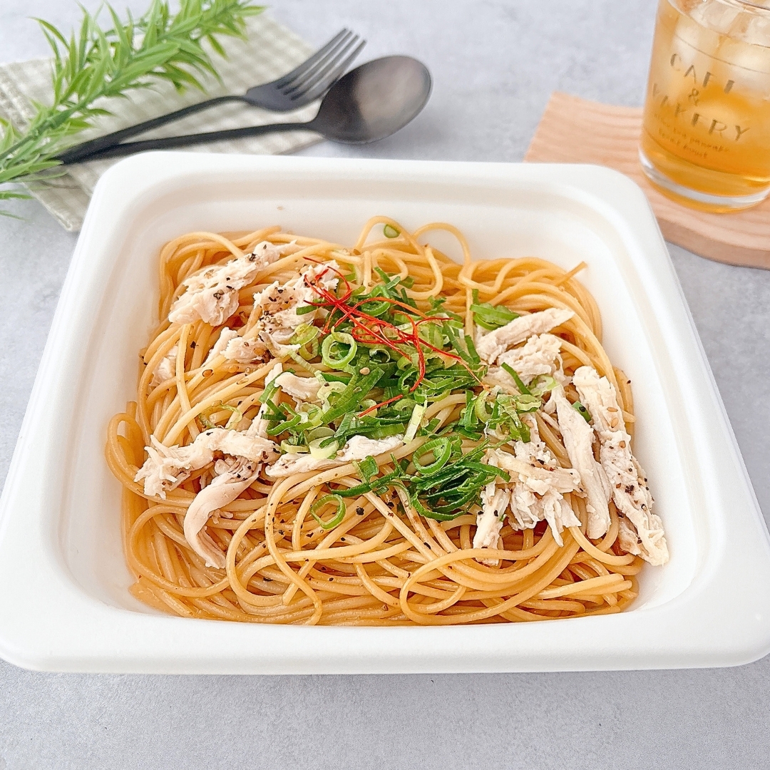 FamilyMart(ファミリーマート)の「ごま油香る 青ねぎと蒸し鶏のパスタ」