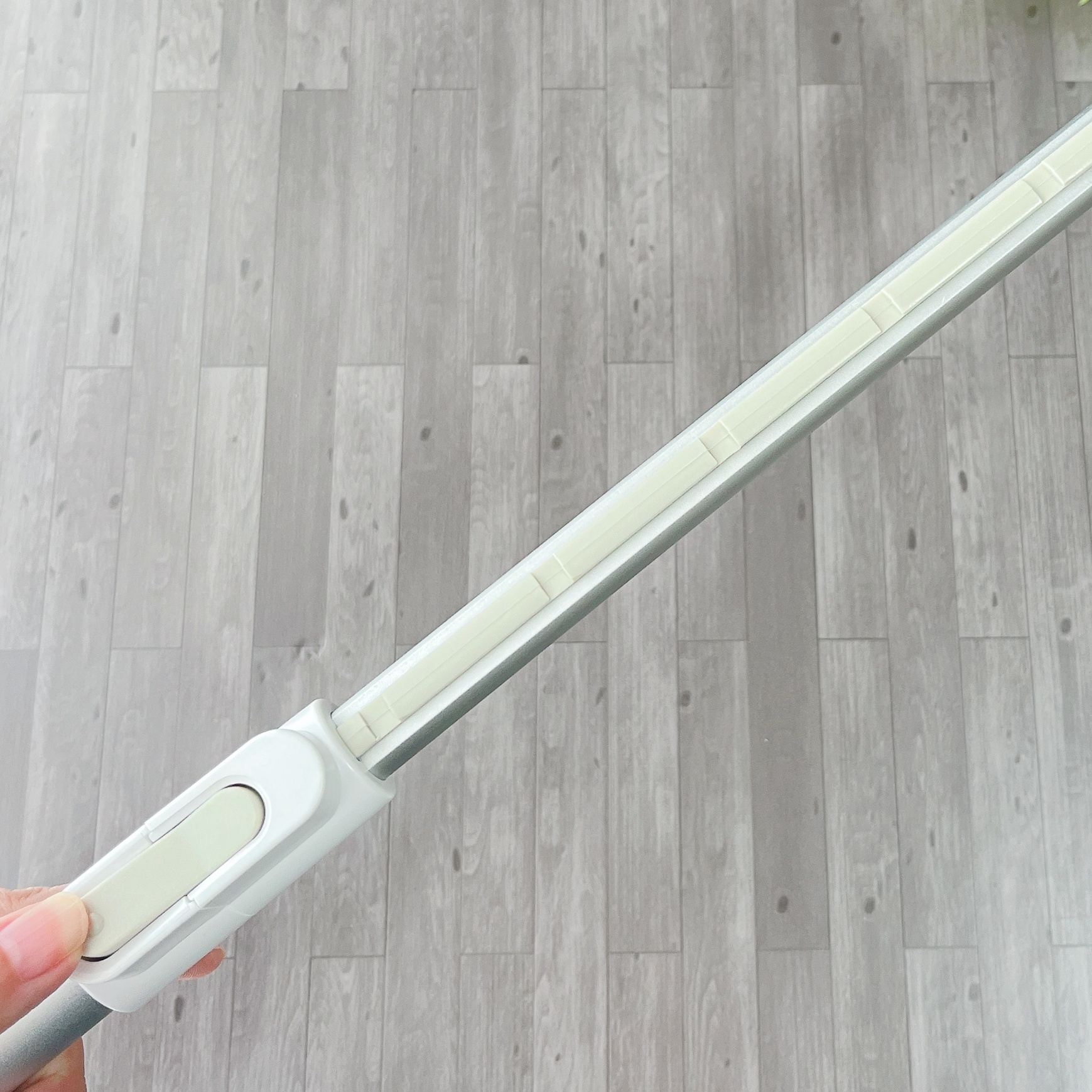 CAINZ(カインズ)の「簡単伸縮 バスクリーナー」