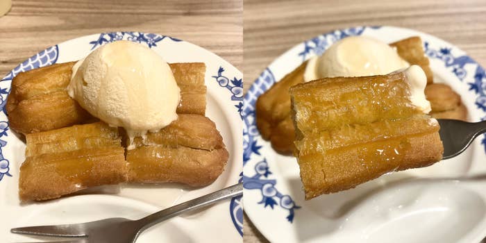 バーミヤンの「はちみつ揚げパンバニラアイス添え」