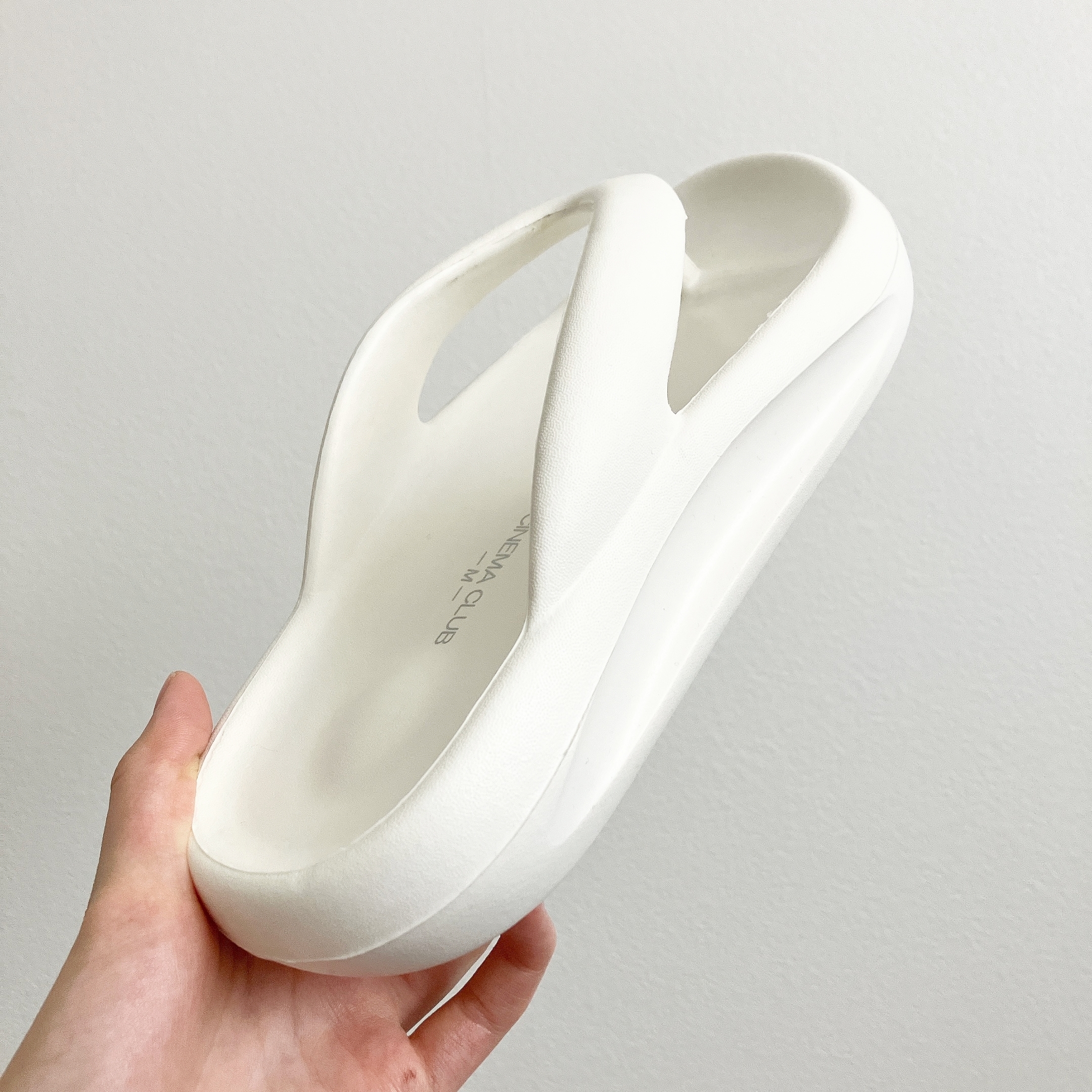 Honeys(ハニーズ)の「軽量トングサンダル」