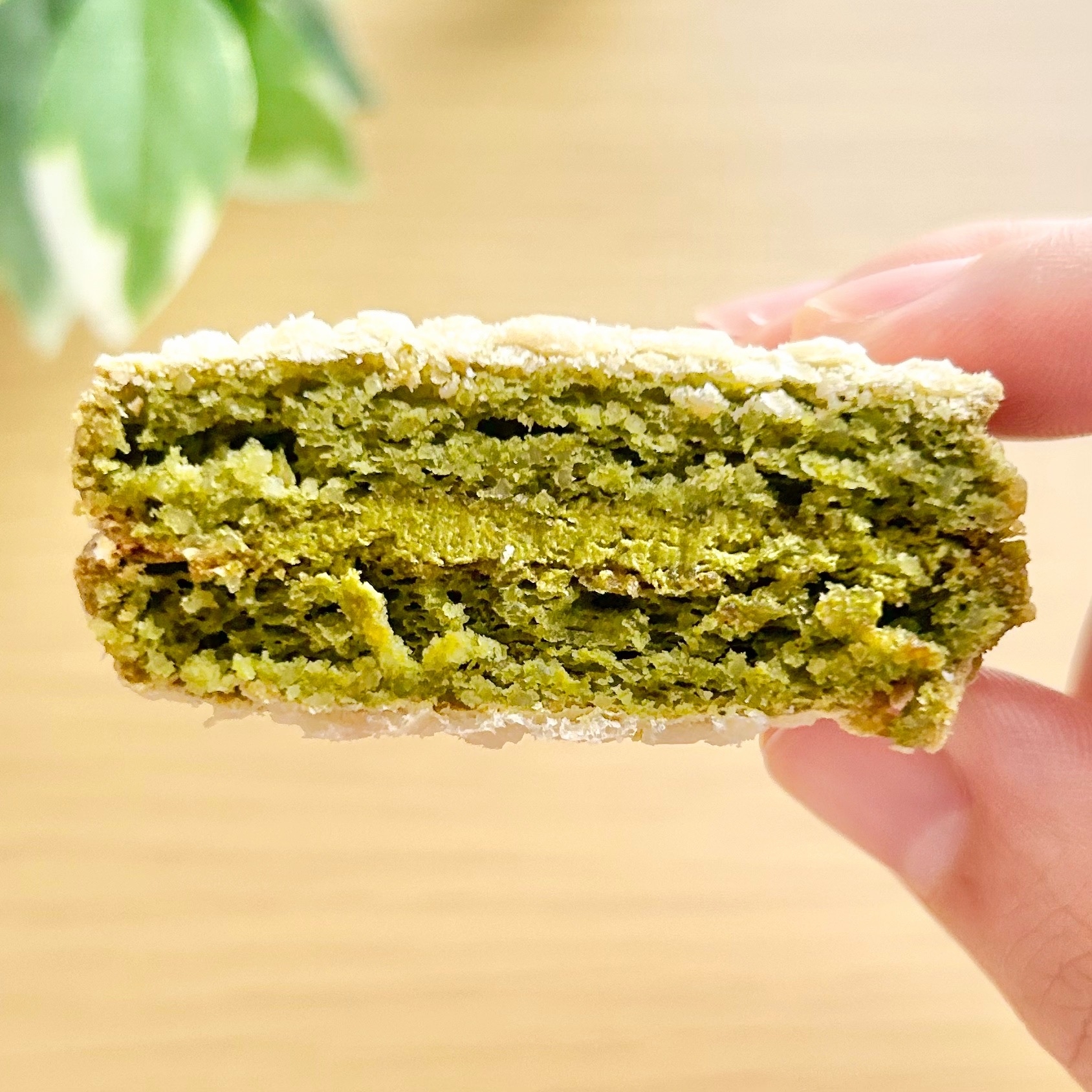 シャトレーゼの「ダックワーズ 宇治抹茶」