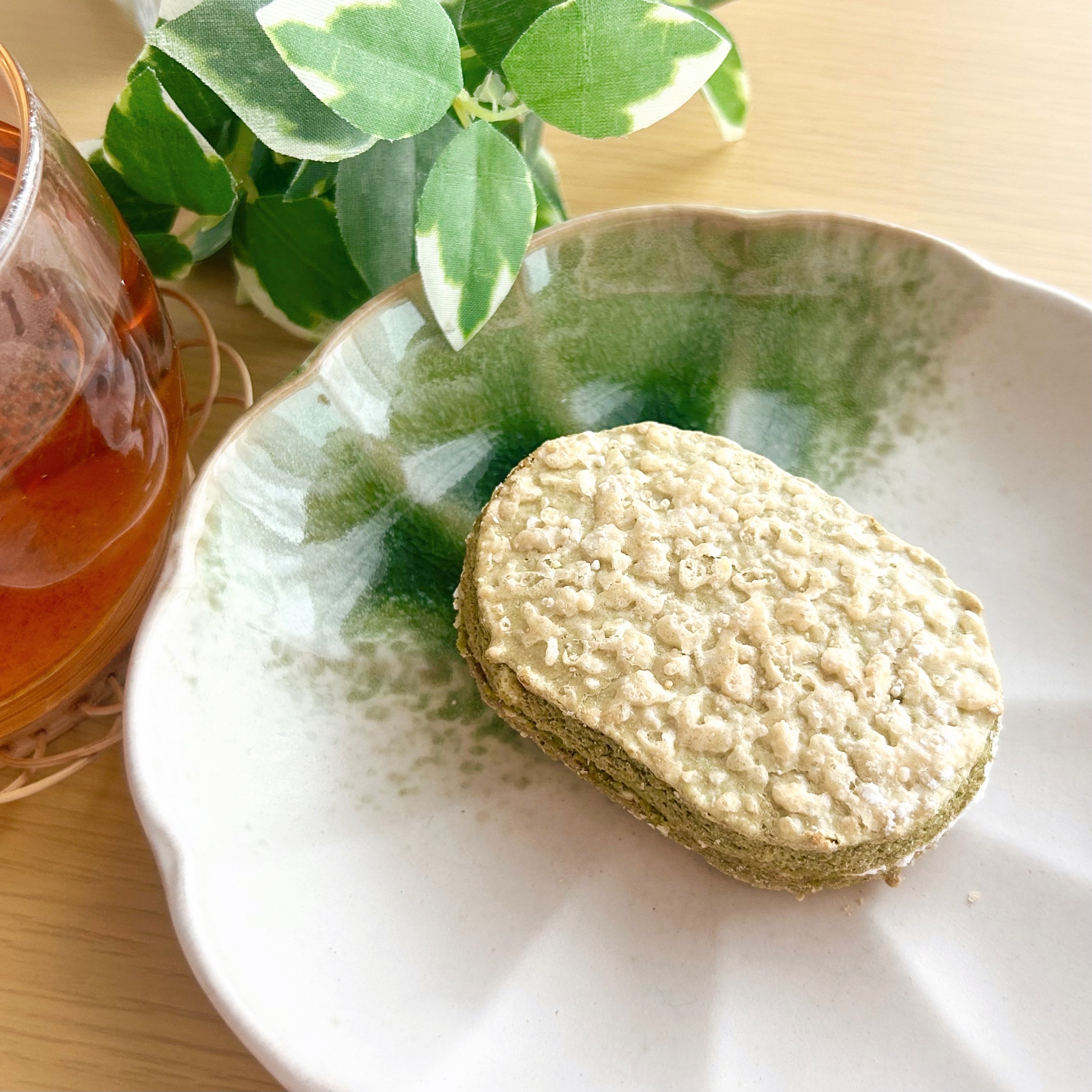 シャトレーゼの「ダックワーズ 宇治抹茶」