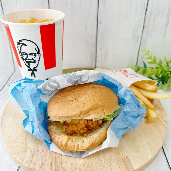 ケンタッキーの「ねぎ塩レモンチキンフィレバーガーセット」
