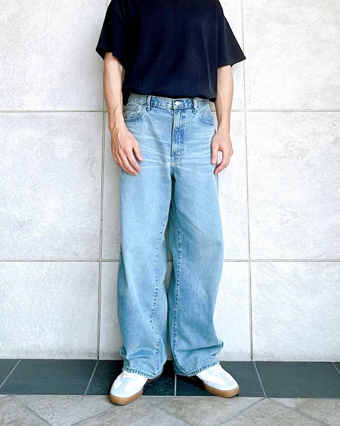 GUの「バレルレッグジーンズ(丈標準71.0~75.0cm)」