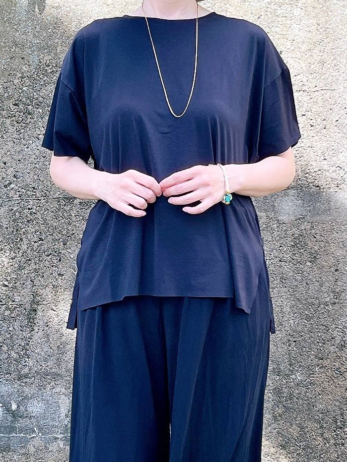 UNIQLO(ユニクロ)の「エアリズムシームレスT」