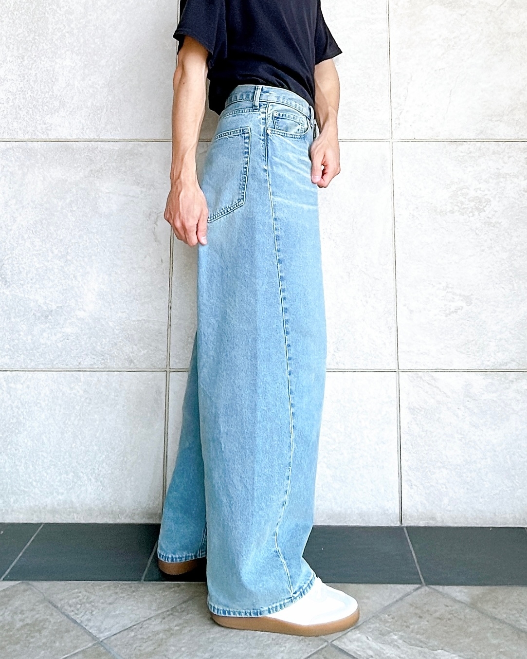 GUの「バレルレッグジーンズ(丈標準71.0~75.0cm)」