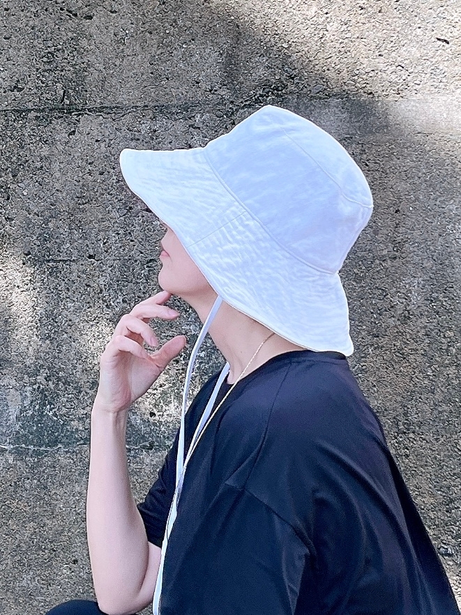 UNIQLO(ユニクロ)の「アジャスタブルUVカットワイドブリムハット」