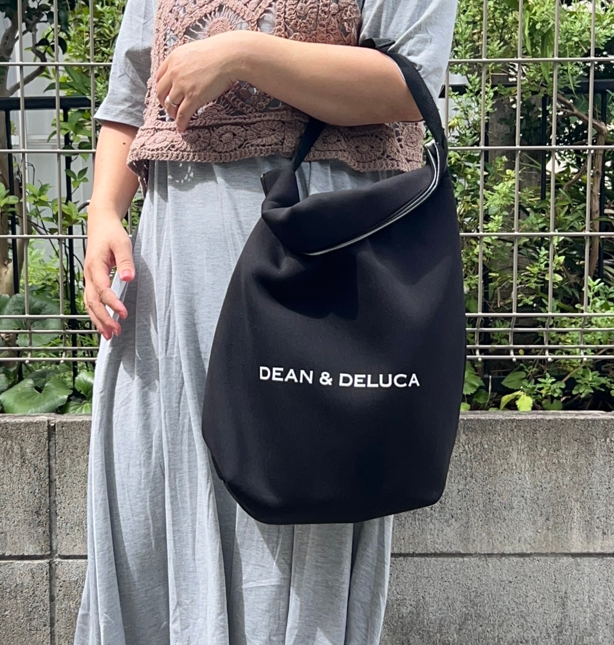 さすが、DEAN＆DELUCA…！新作の「おしゃれ保冷バッグ」大容量だし