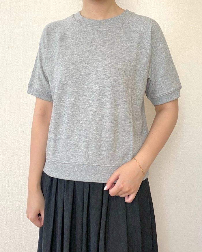 無印良品の「婦人 ライトスウェットクルーネック半袖Tシャツ」