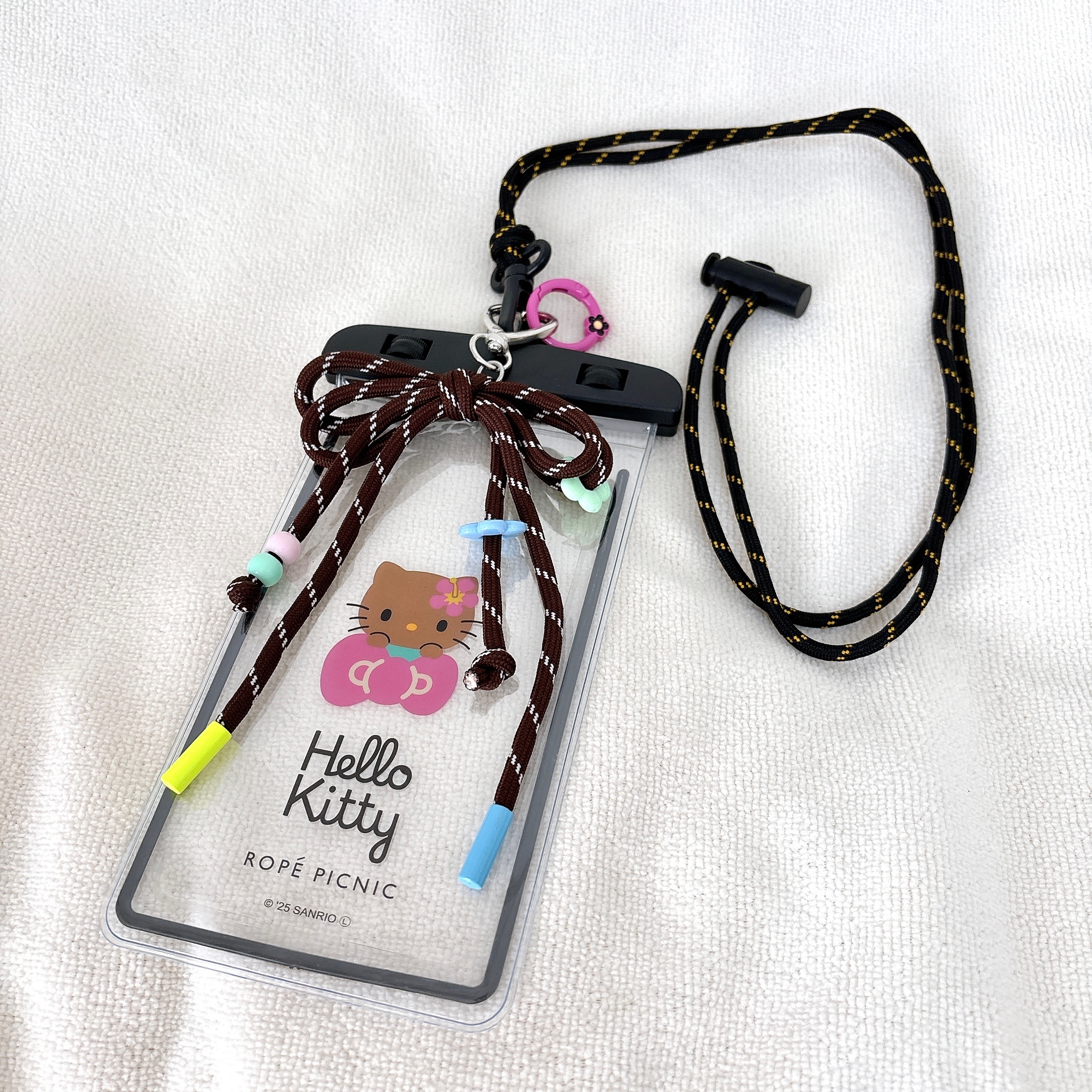 ROPÉ PICNIC(ロペピクニック)「【ROPE' PICNIC×ハローキティ コラボ】日焼けハローキティ 防水スマホショルダーケース」