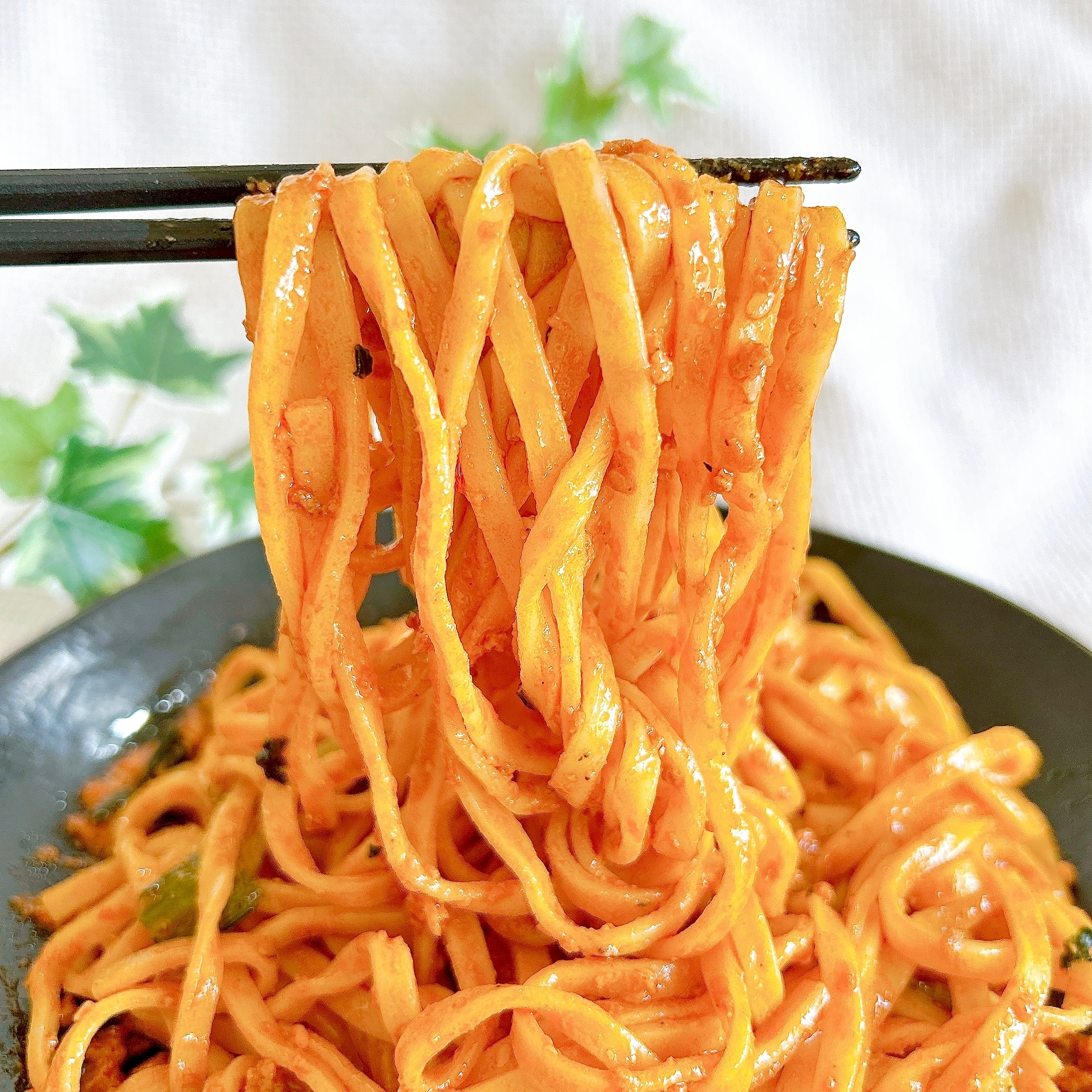 ファミマの「濃厚だれがもちっと麺によく絡む汁なし担々麺」