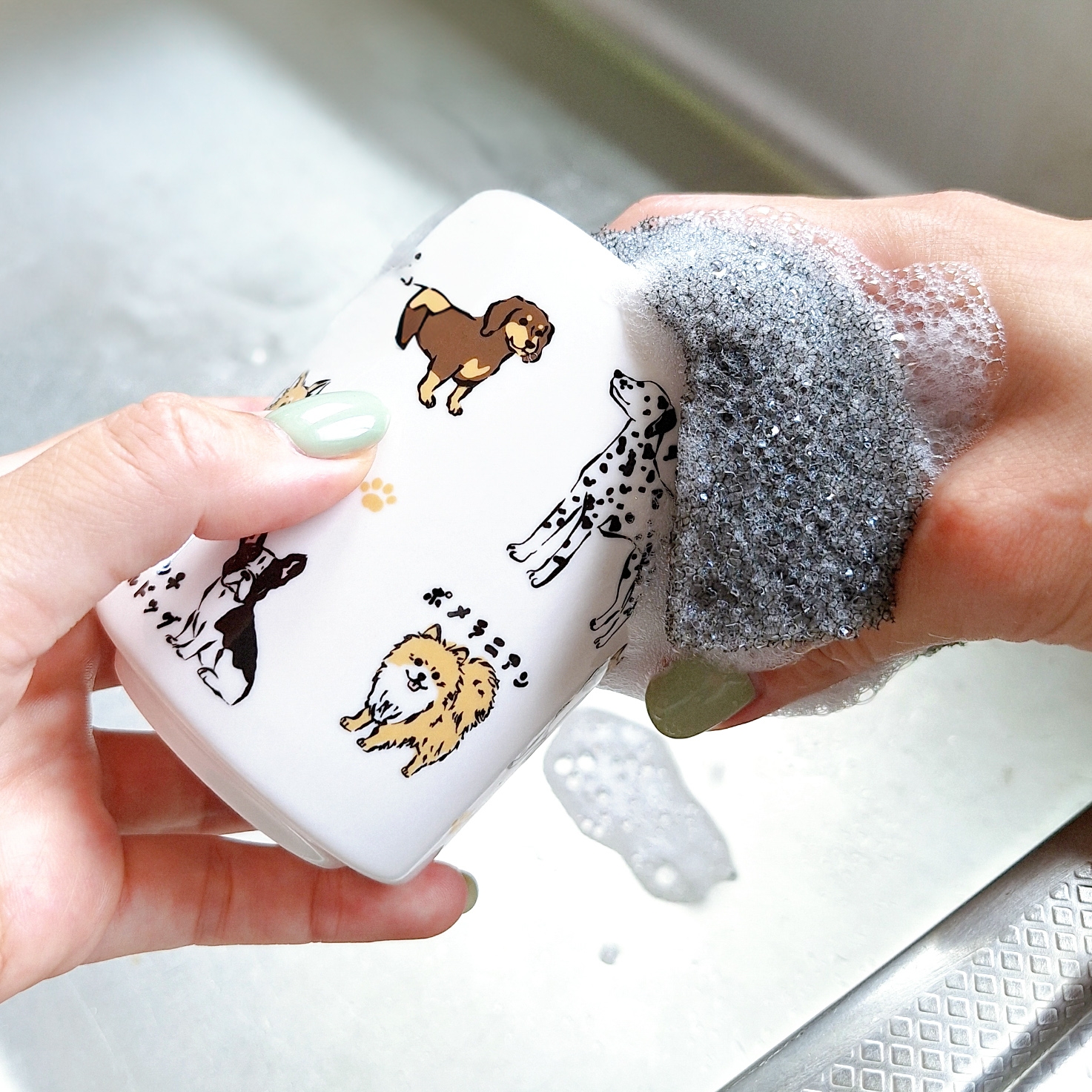 セリア「湯呑 犬まみれ」