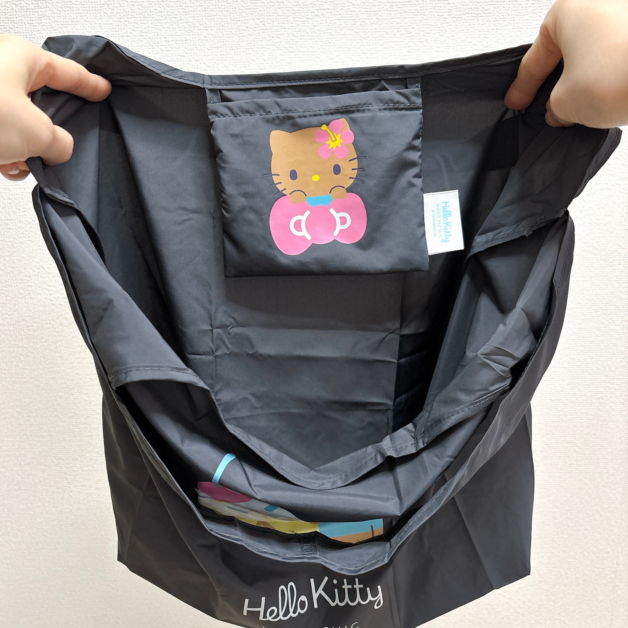 ROPÉ PICNIC(ロペピクニック)「【ROPE' PICNIC×ハローキティコラボ】日焼けハローキティパッカブルポケット付エコバッグ」