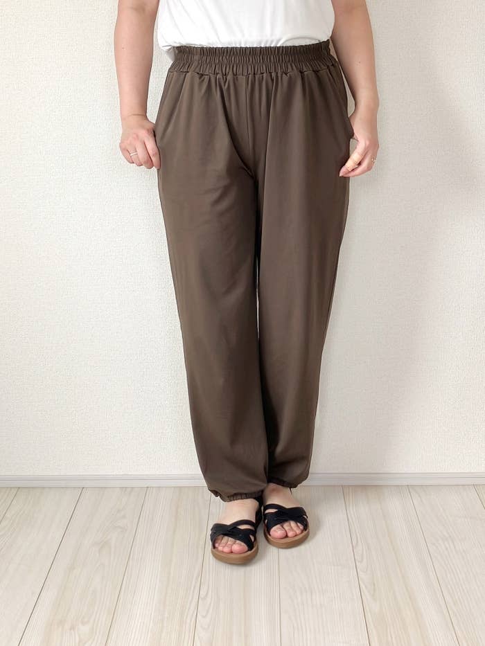 coca(コカ)の「【一部店舗限定商品】水陸両用ラッシュガードジョガーパンツ レディース」