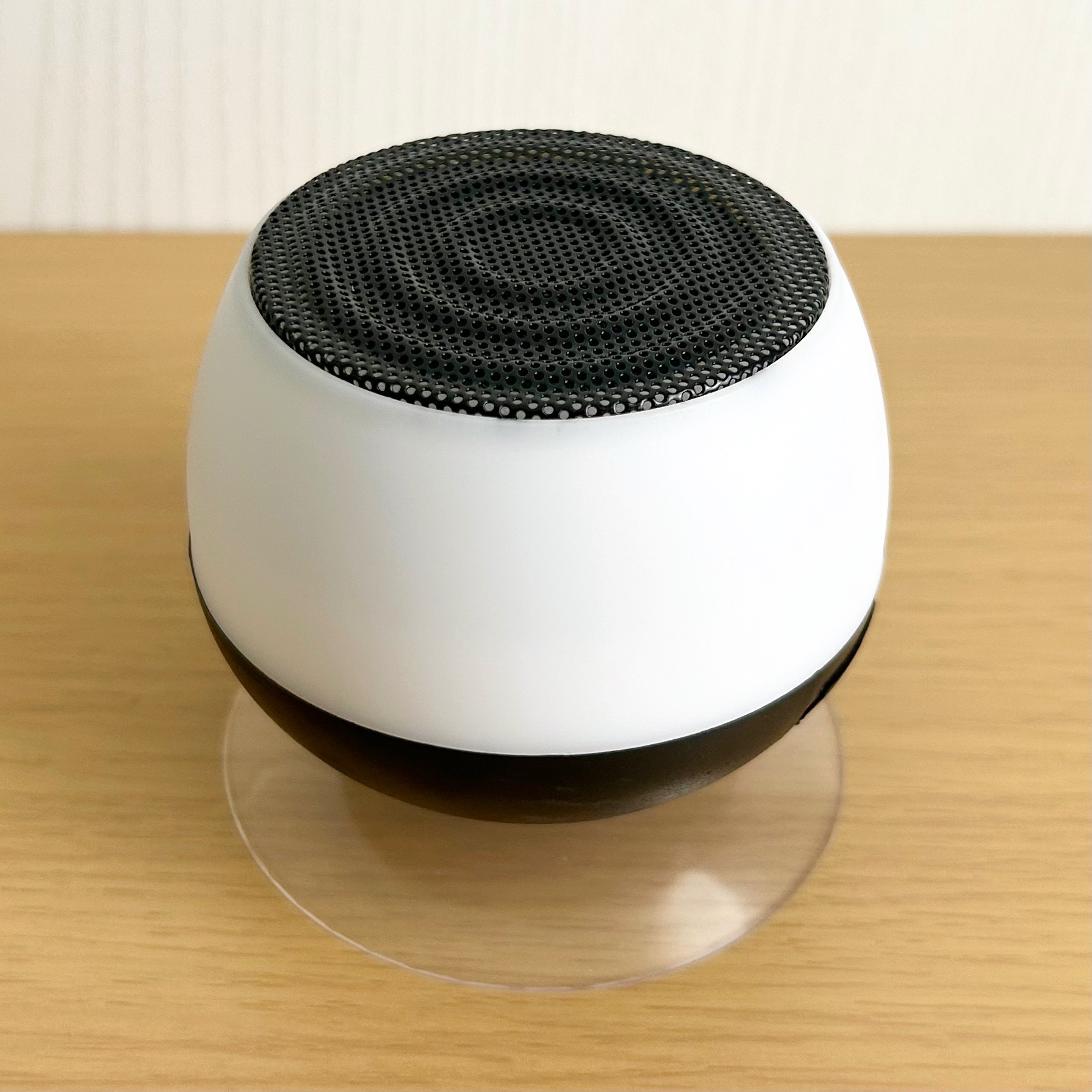DAISO(ダイソー)の「グラデーションライト付きBluetootスピーカー」