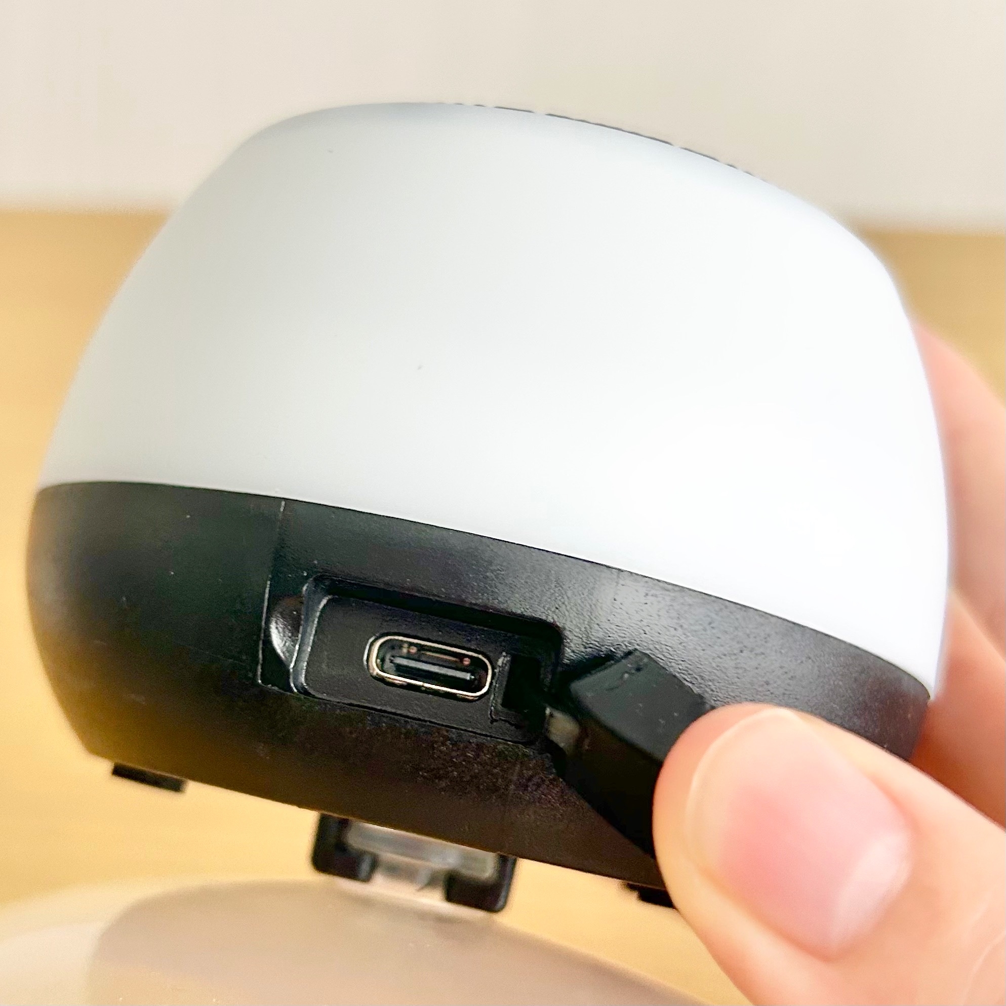 DAISO(ダイソー)の「グラデーションライト付きBluetootスピーカー」