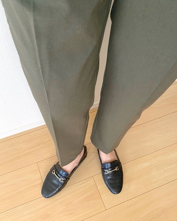 GUの「ウォッシャブルテーパードパンツZ」